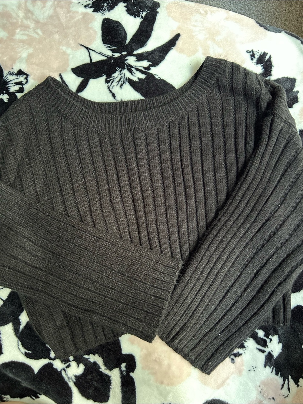 Lulus Small Black Chunky Cropped Knit Sweater